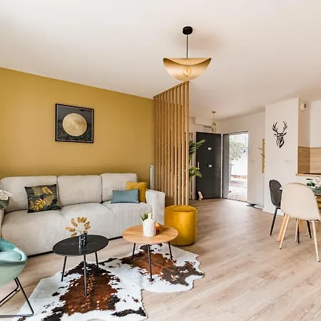 Le Nouveau Monde - Appartement Chic Et Confortable Saint-Priest  Exterior foto